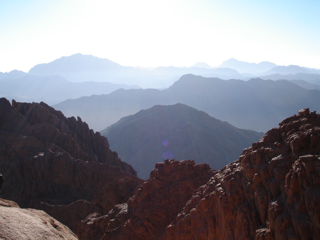 le lever du soleil sur le SInaî